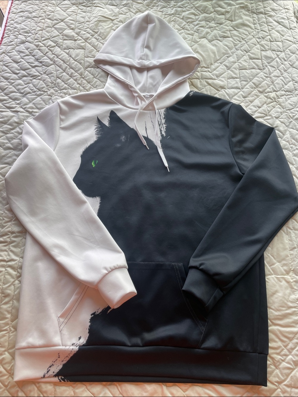 Black & White Cat Graphic Women's Hoodie with Green Eye Accent